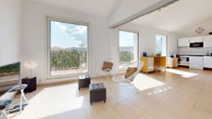 vue du côté gauche du salon